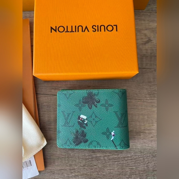 Louis Vuitton Green Slender Wallet - Picture 3 of 11